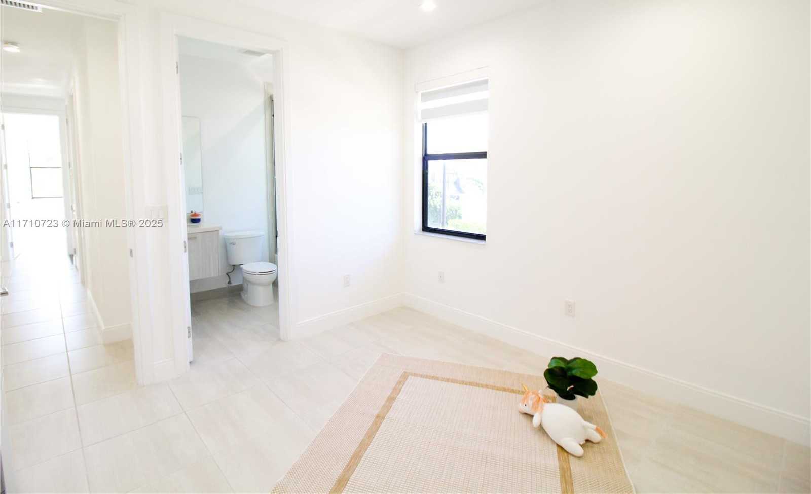 Small Image of 4311 NORTH WEST 82ND AVE, Doral Number 18
