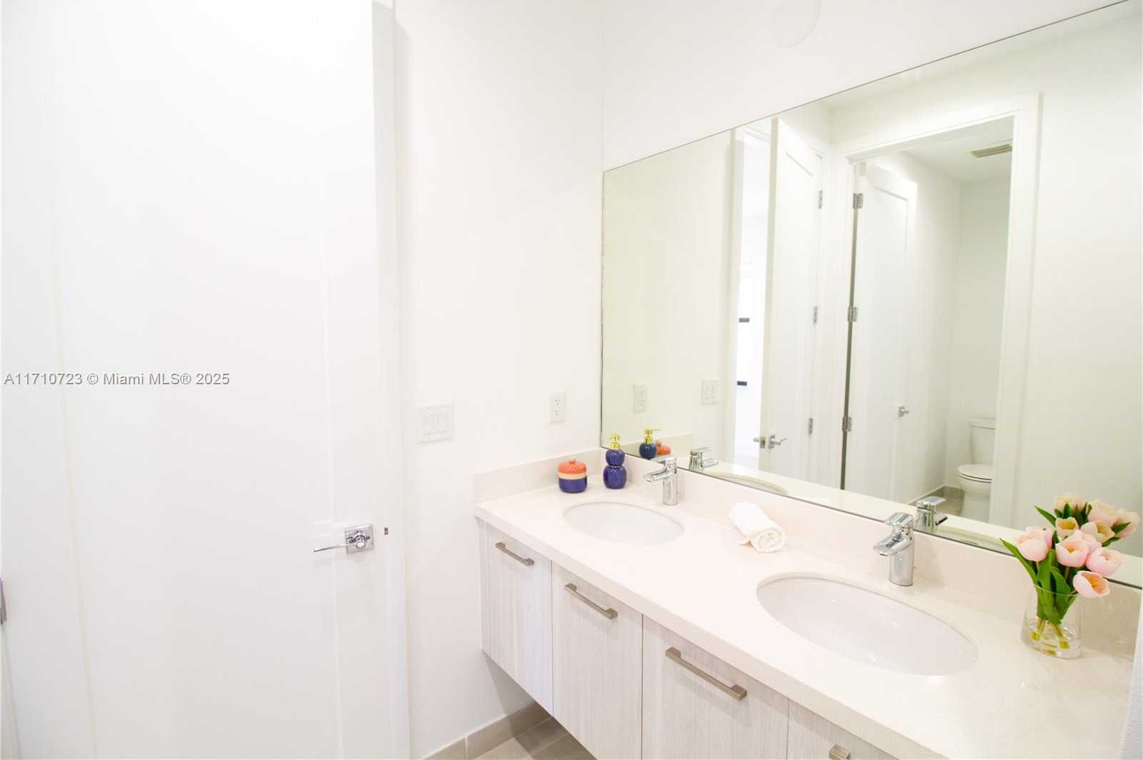 Small Image of 4311 NORTH WEST 82ND AVE, Doral Number 22