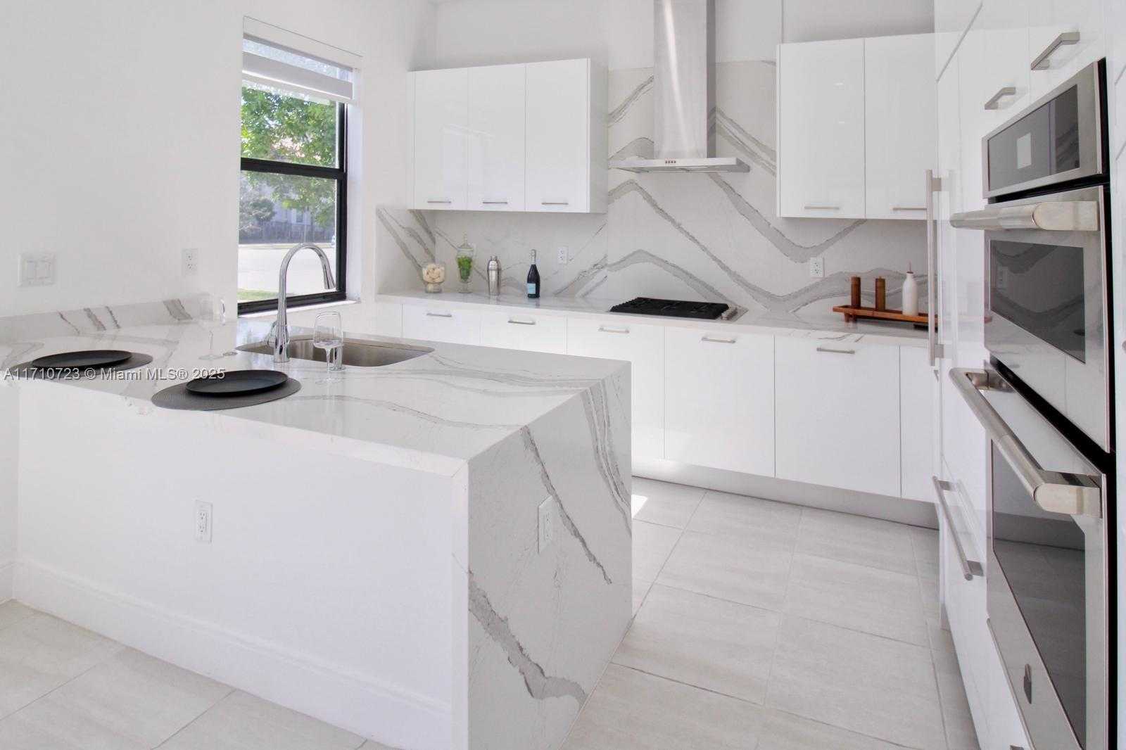 Small Image of 4311 NORTH WEST 82ND AVE, Doral Number 3
