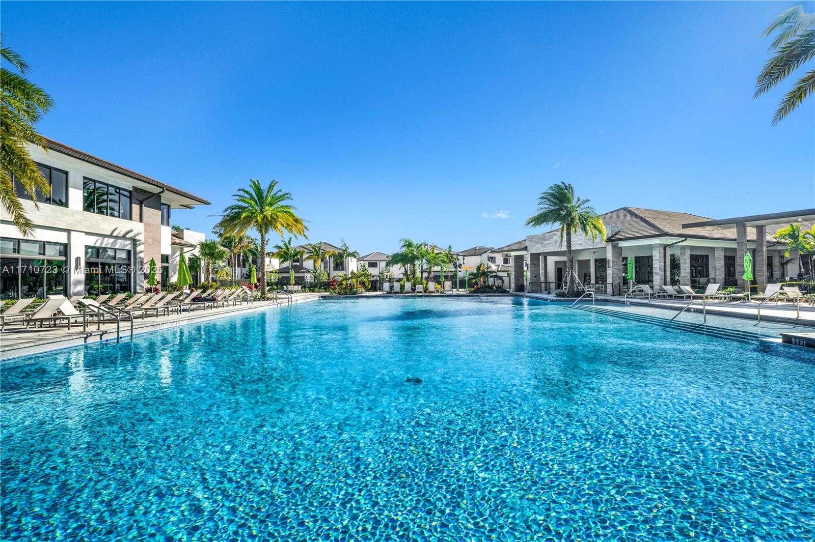 Small Image of 4311 NORTH WEST 82ND AVE, Doral Number 30