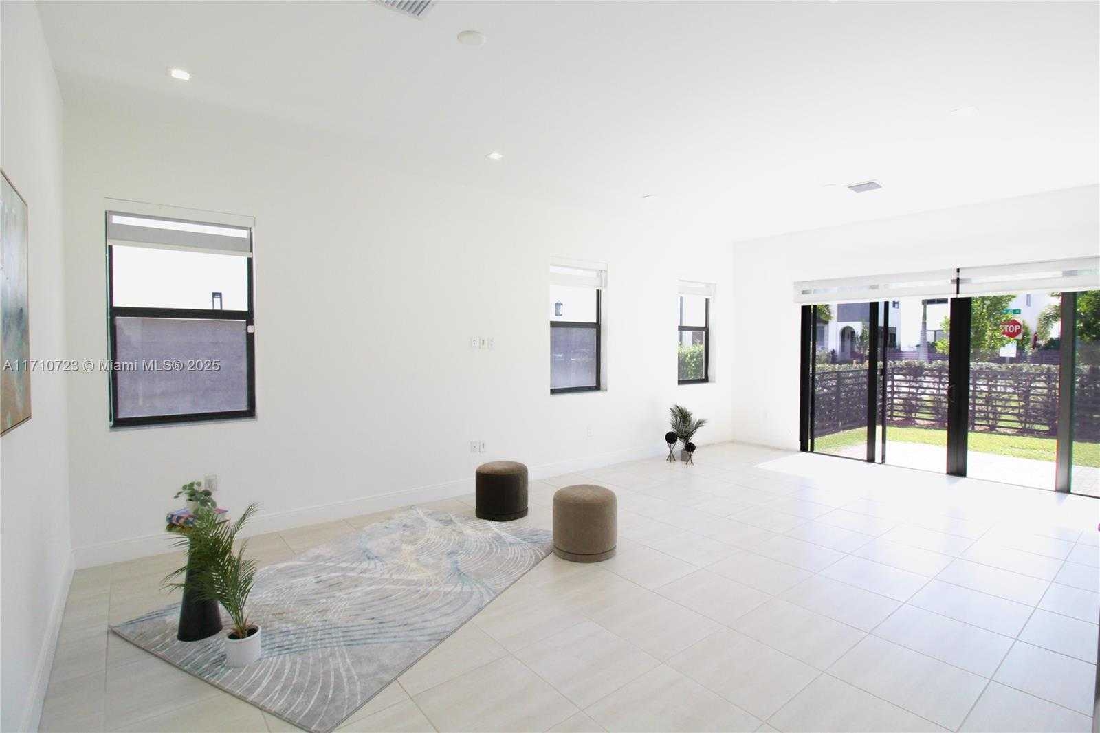 Small Image of 4311 NORTH WEST 82ND AVE, Doral Number 5