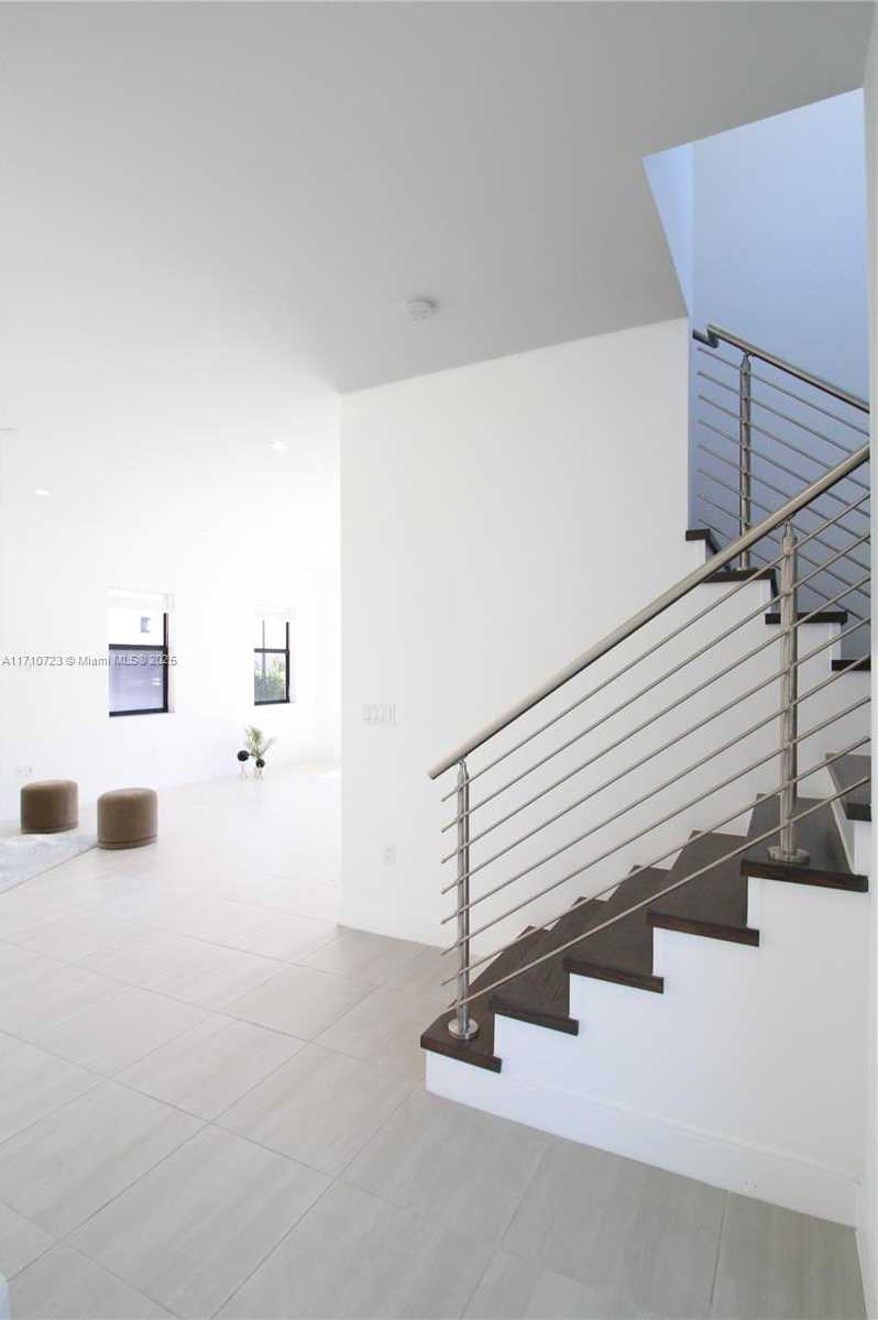 Small Image of 4311 NORTH WEST 82ND AVE, Doral Number 8