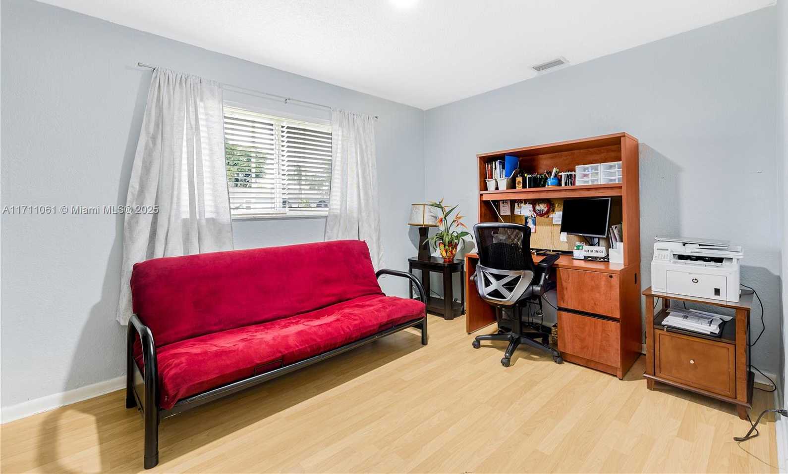 Small Image of 270 LAKE DR, Coconut Creek Number 28