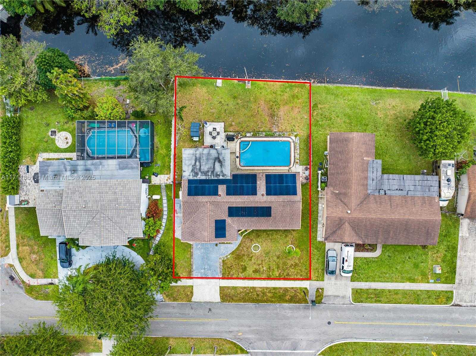 Small Image of 270 LAKE DR, Coconut Creek Number 31
