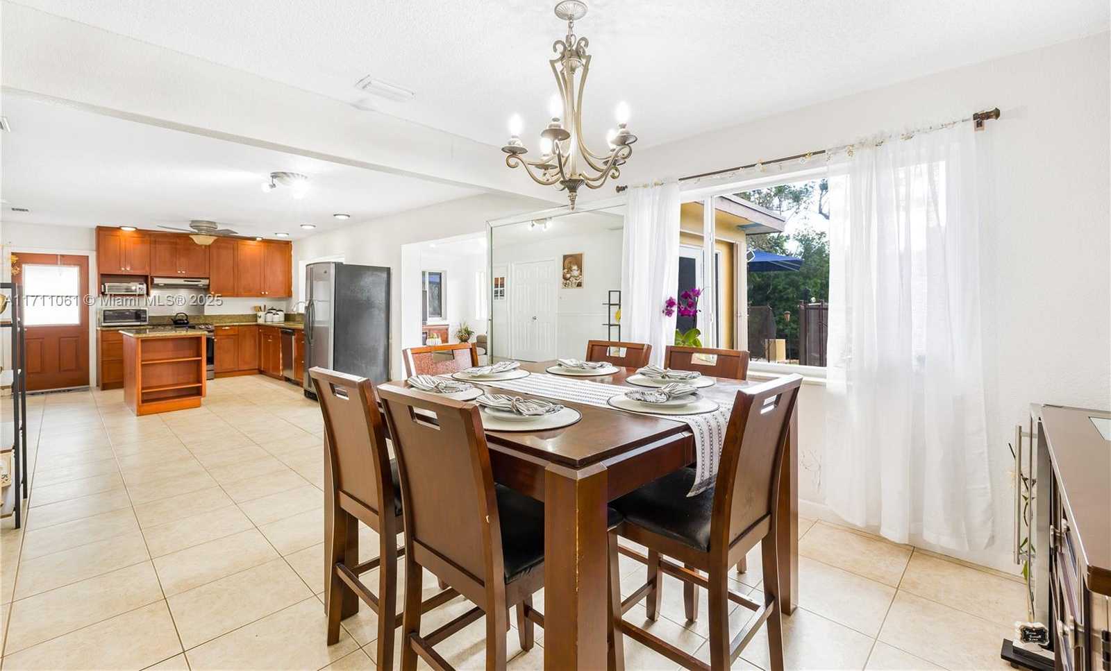 Small Image of 270 LAKE DR, Coconut Creek Number 8
