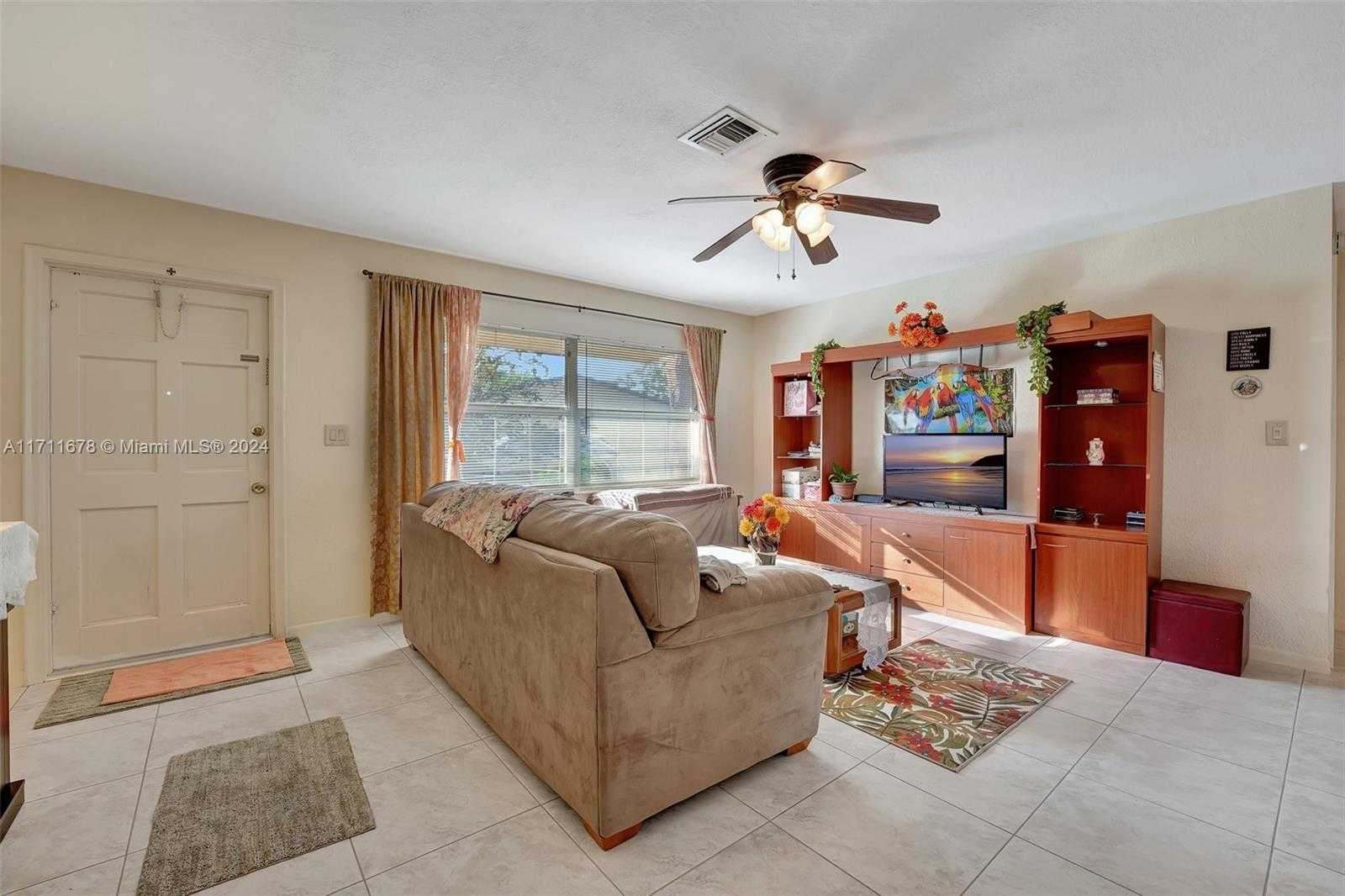 Small Image of 412 SOUTH WEST NATURA AVE, Deerfield Beach Number 10