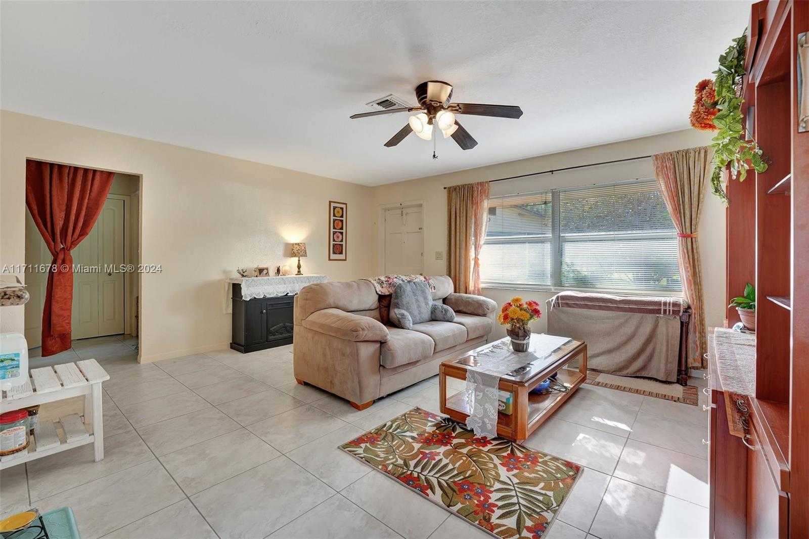 Small Image of 412 SOUTH WEST NATURA AVE, Deerfield Beach Number 12