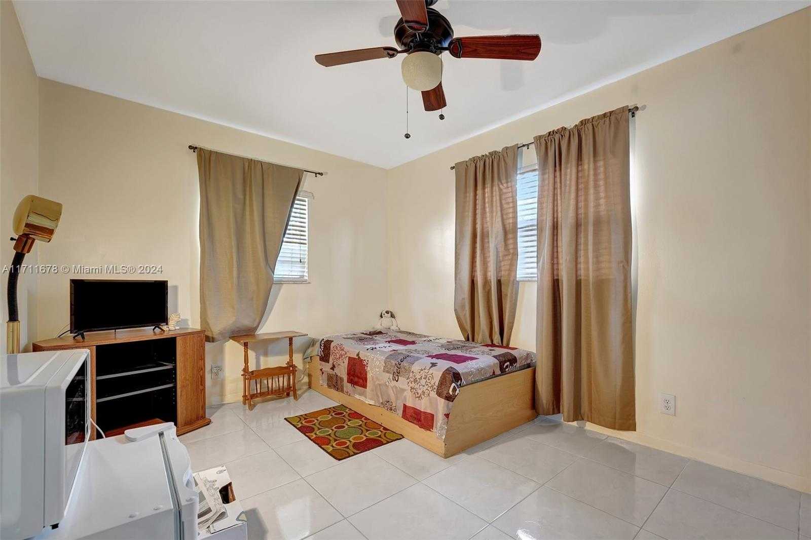Small Image of 412 SOUTH WEST NATURA AVE, Deerfield Beach Number 20