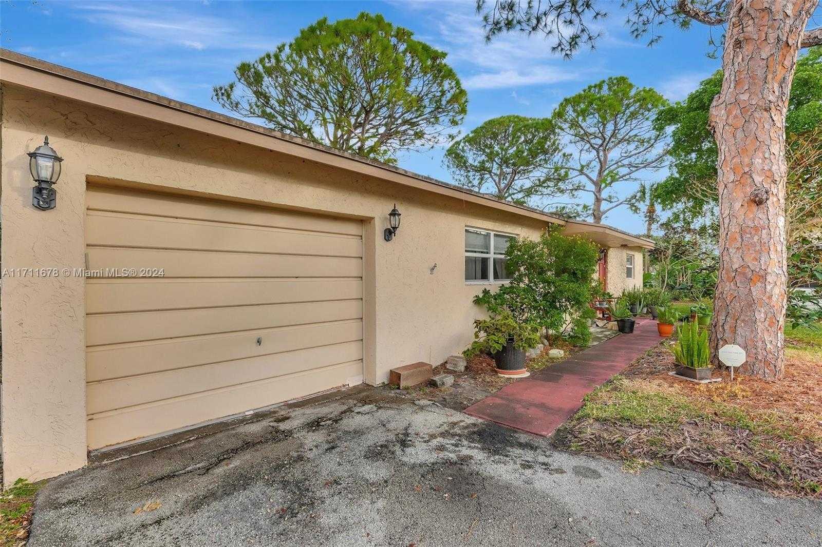 Small Image of 412 SOUTH WEST NATURA AVE, Deerfield Beach Number 25