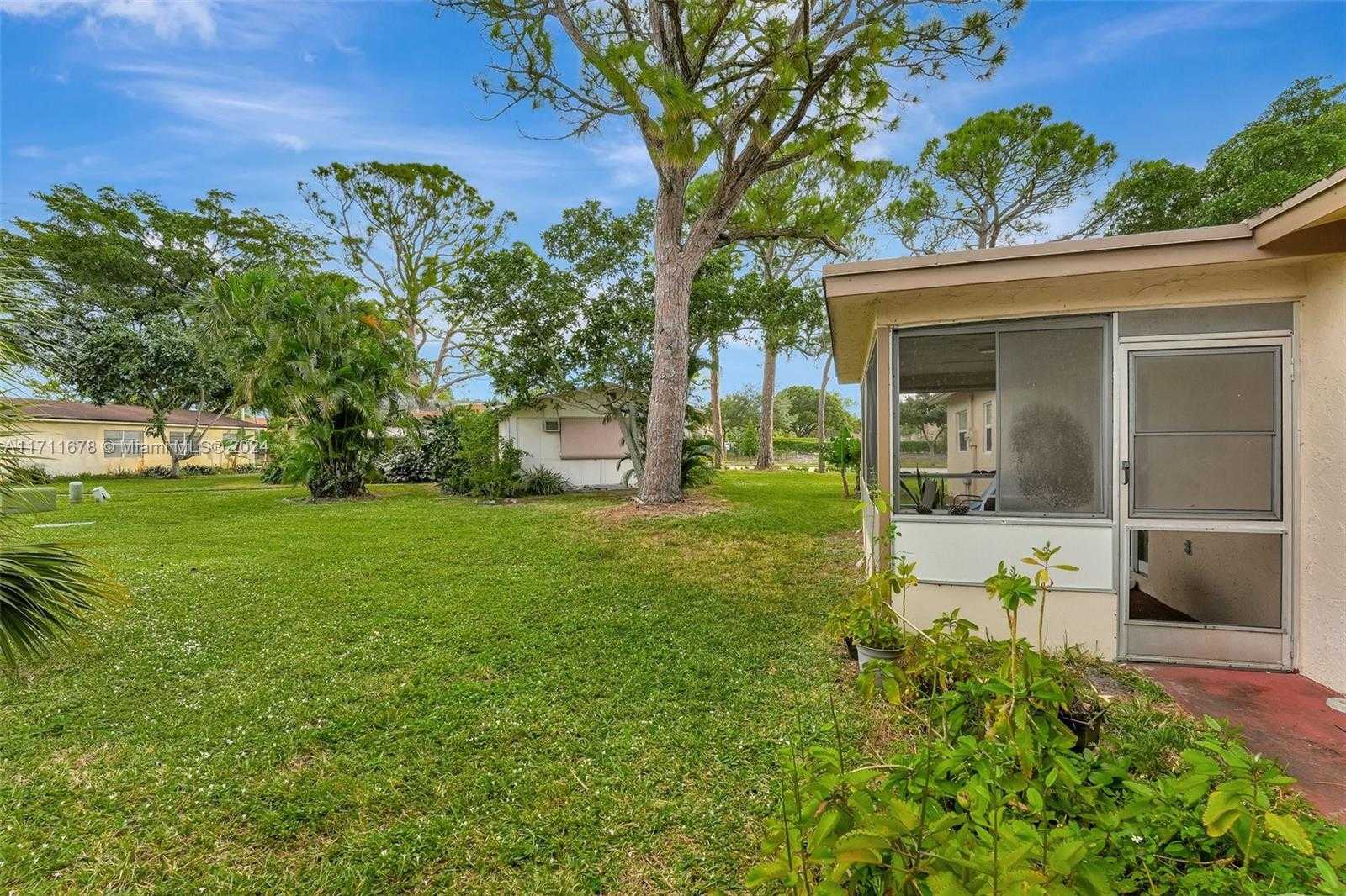 Small Image of 412 SOUTH WEST NATURA AVE, Deerfield Beach Number 31