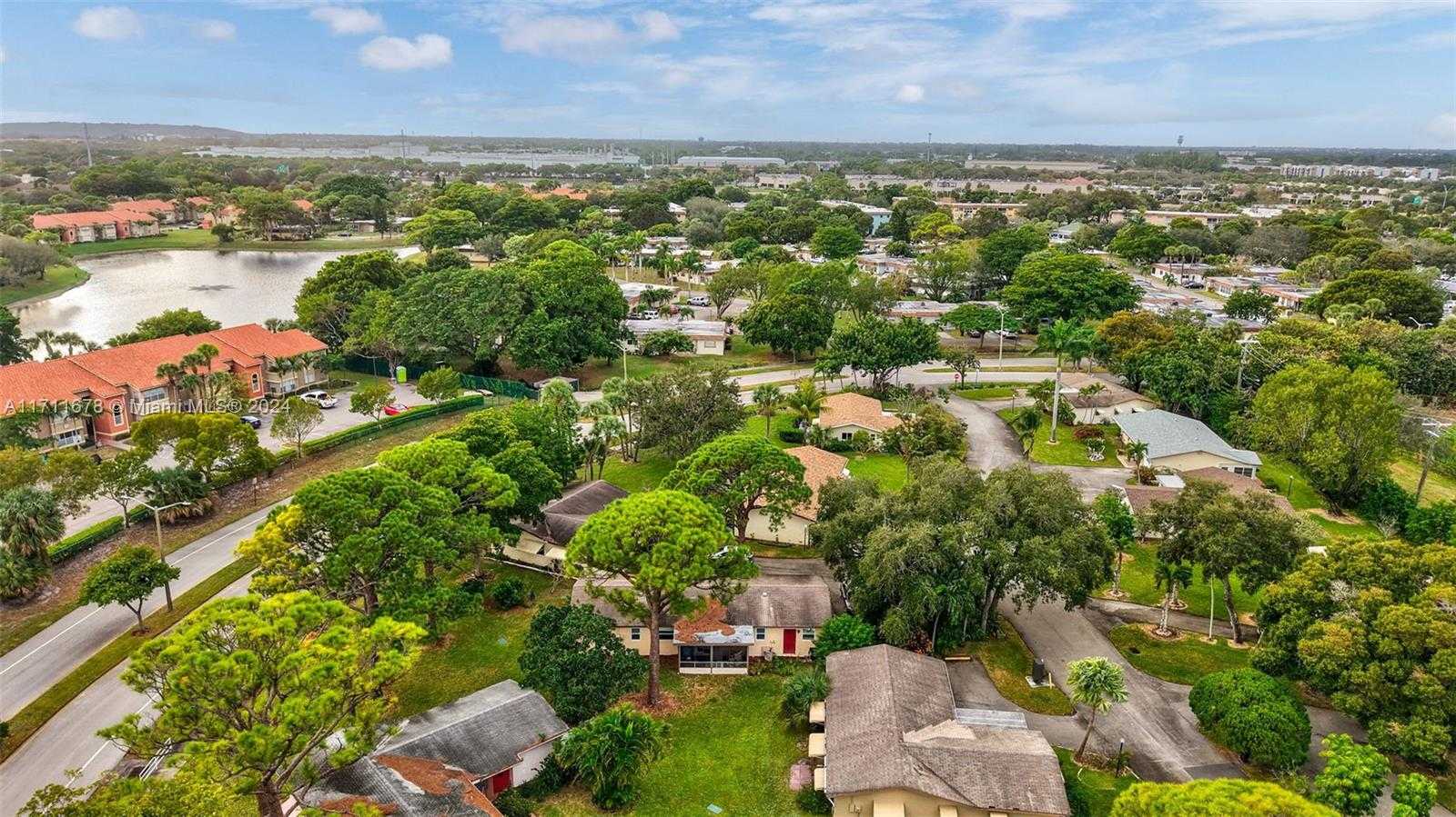 Small Image of 412 SOUTH WEST NATURA AVE, Deerfield Beach Number 36