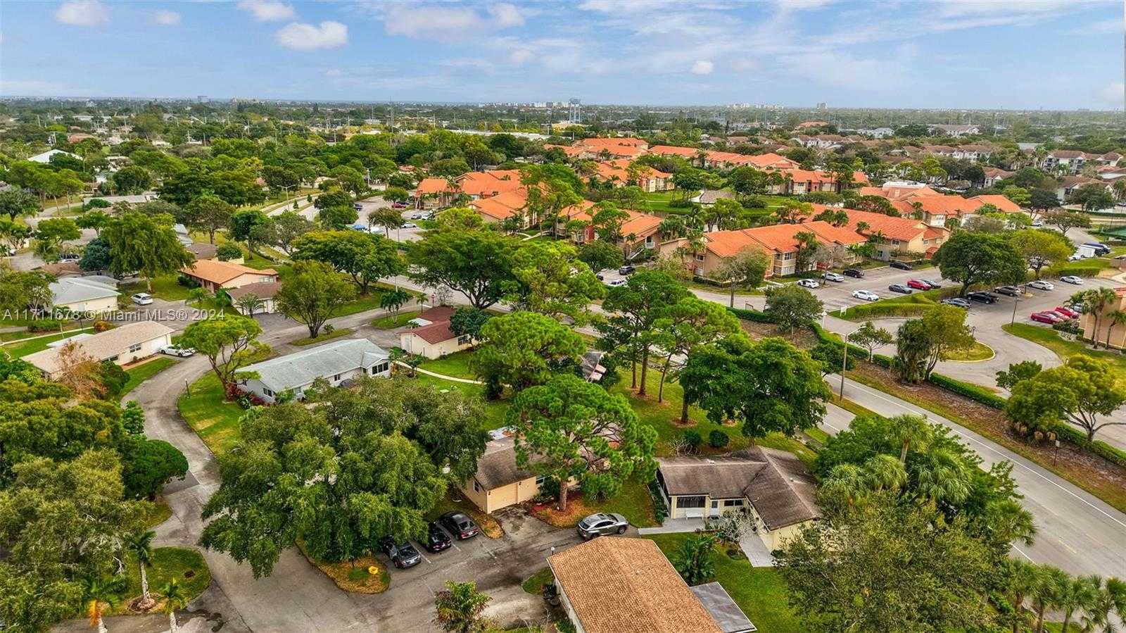Small Image of 412 SOUTH WEST NATURA AVE, Deerfield Beach Number 37