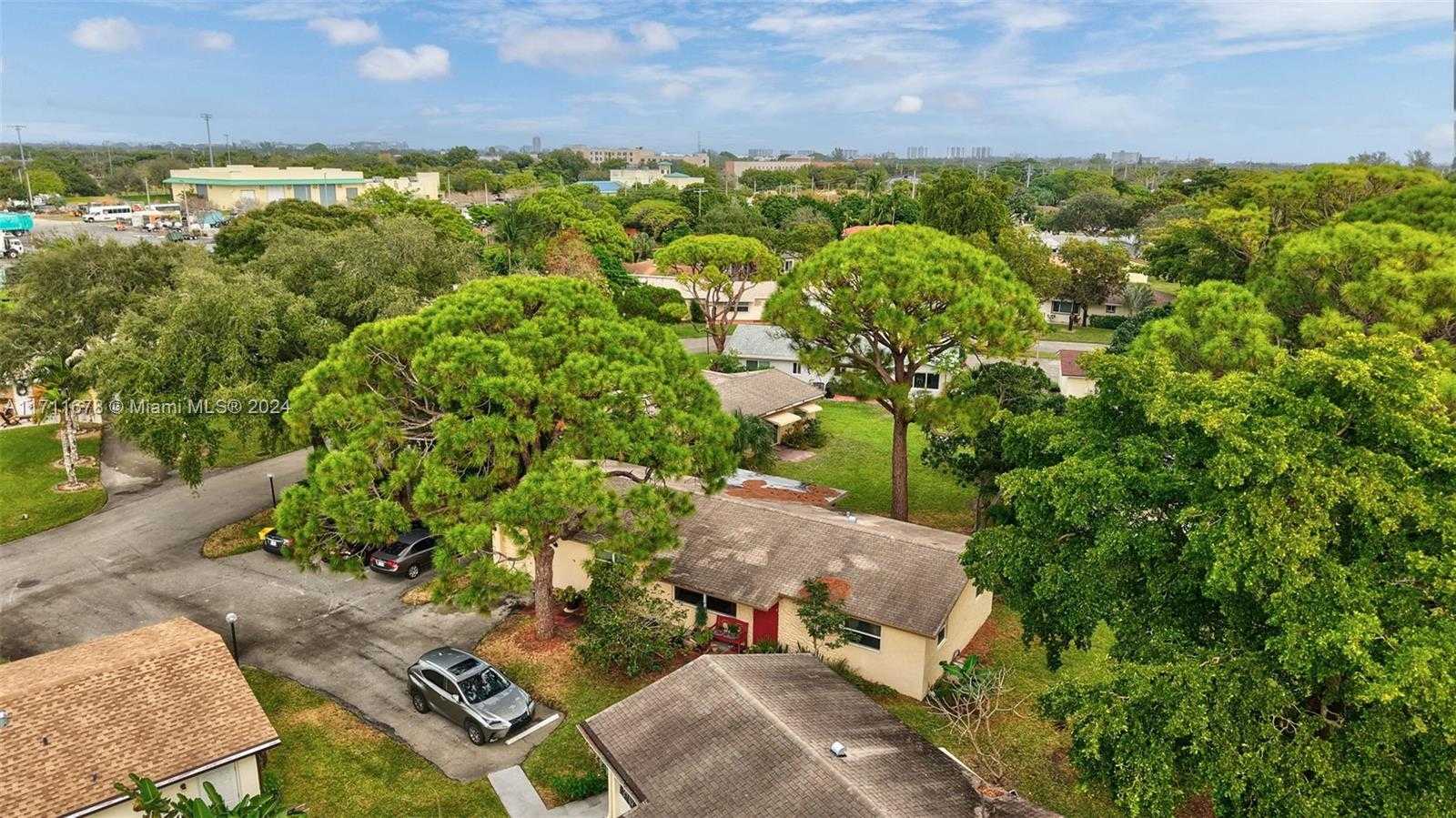 Small Image of 412 SOUTH WEST NATURA AVE, Deerfield Beach Number 39