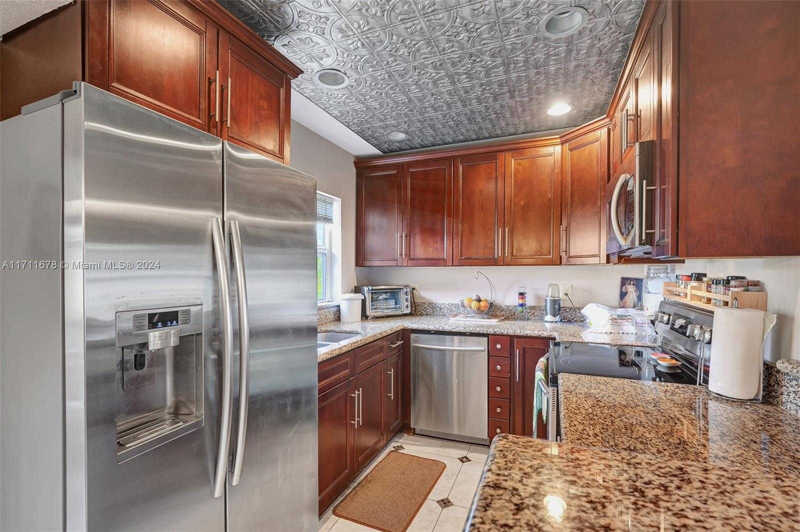 Small Image of 412 SOUTH WEST NATURA AVE, Deerfield Beach Number 4