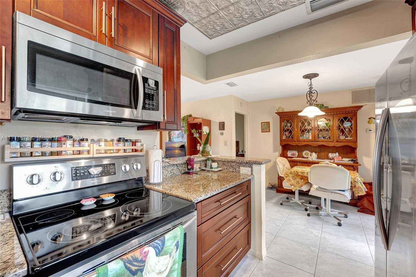 Small Image of 412 SOUTH WEST NATURA AVE, Deerfield Beach Number 7
