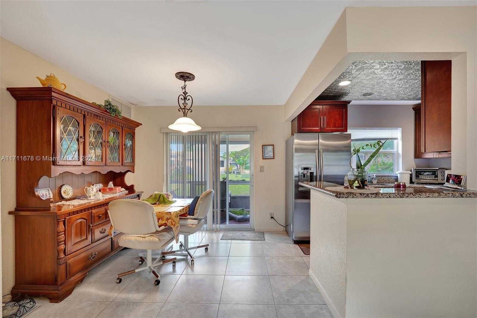 Small Image of 412 SOUTH WEST NATURA AVE, Deerfield Beach Number 8