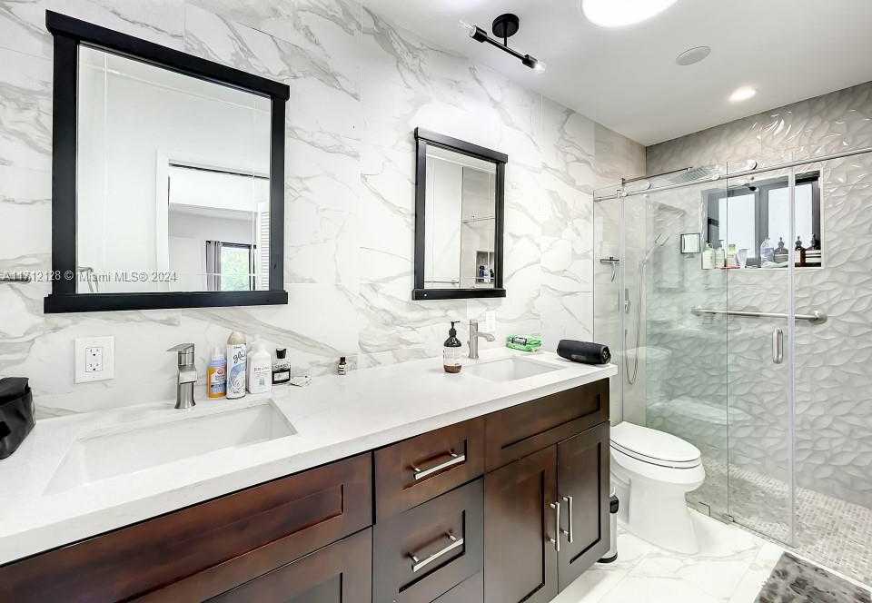 Small Image of 3351 NORTH EAST 164TH ST, North Miami Beach Number 11