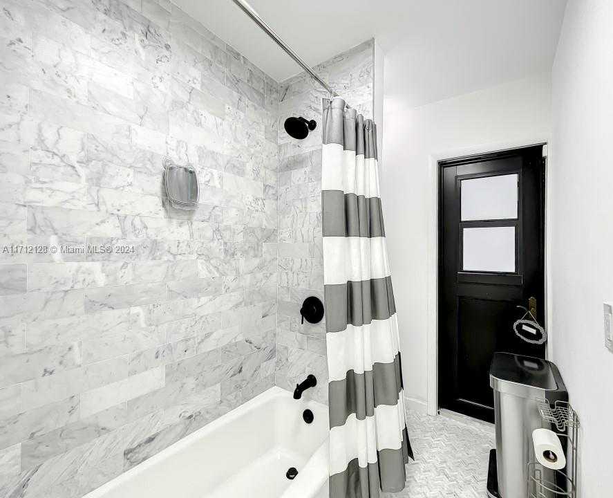 Small Image of 3351 NORTH EAST 164TH ST, North Miami Beach Number 14