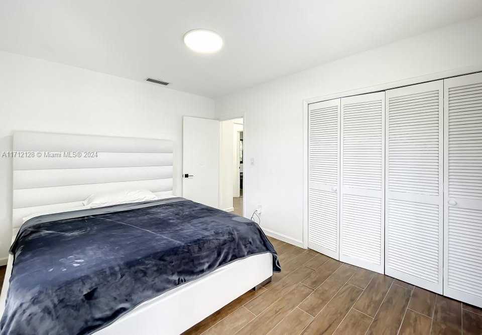 Small Image of 3351 NORTH EAST 164TH ST, North Miami Beach Number 15