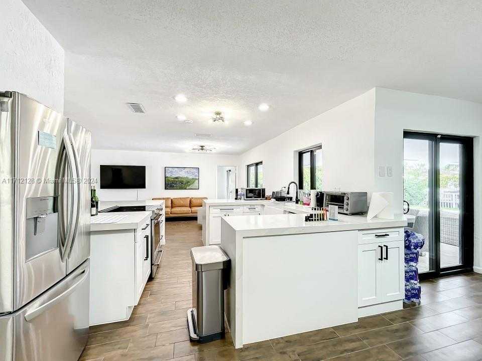Small Image of 3351 NORTH EAST 164TH ST, North Miami Beach Number 19