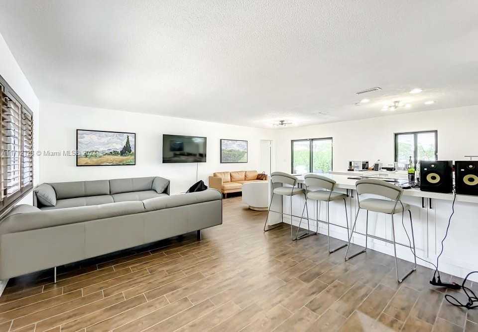 Small Image of 3351 NORTH EAST 164TH ST, North Miami Beach Number 21