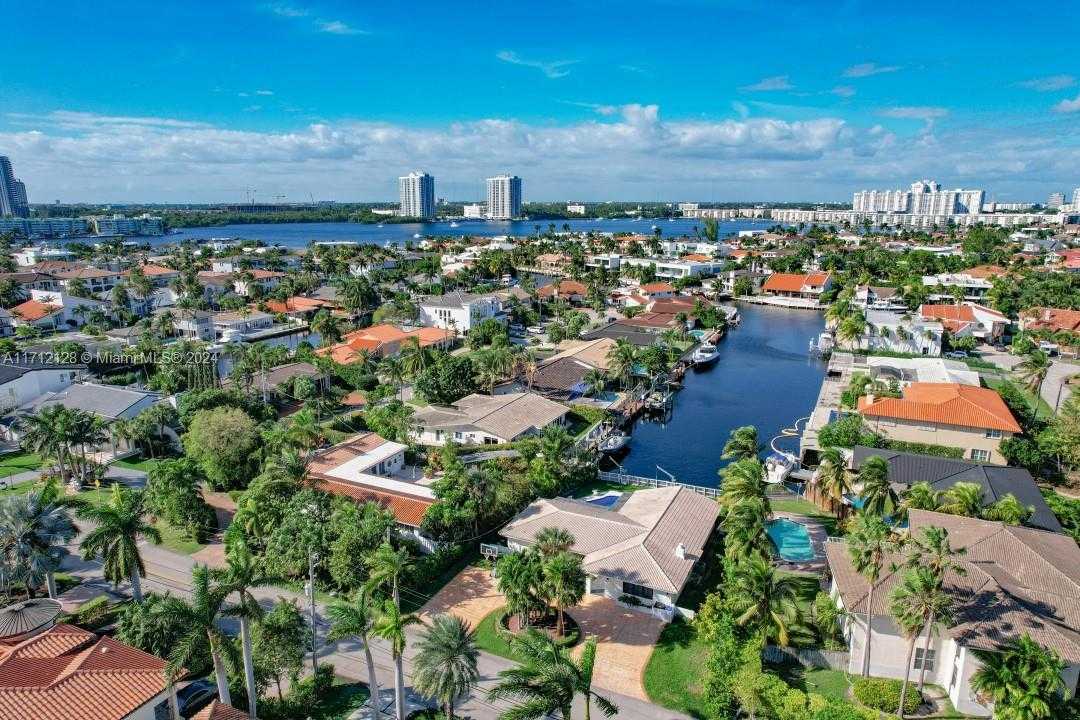 Small Image of 3351 NORTH EAST 164TH ST, North Miami Beach Number 23