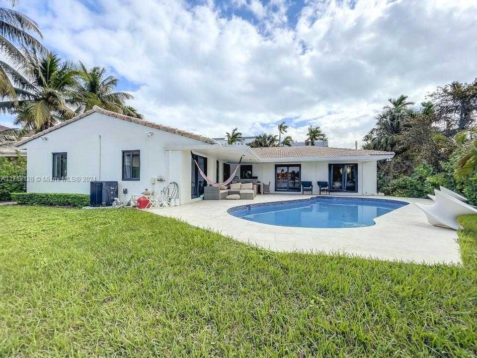 Small Image of 3351 NORTH EAST 164TH ST, North Miami Beach Number 4