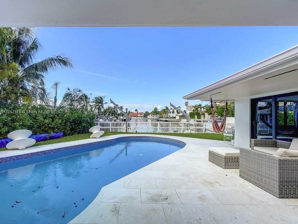 Small Image of 3351 NORTH EAST 164TH ST, North Miami Beach Number 5