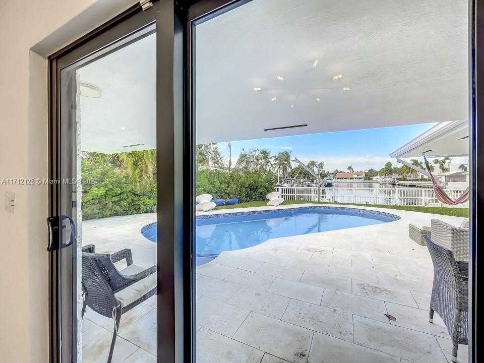 Small Image of 3351 NORTH EAST 164TH ST, North Miami Beach Number 6