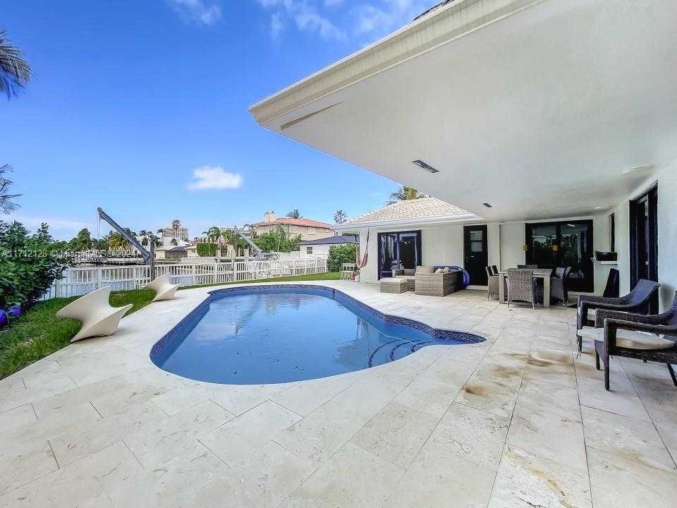 Small Image of 3351 NORTH EAST 164TH ST, North Miami Beach Number 8
