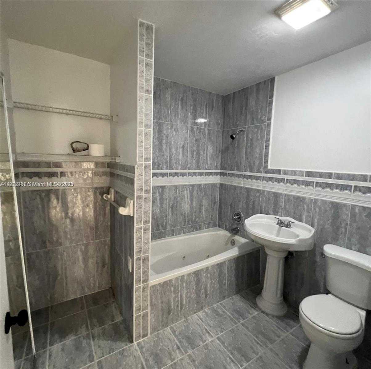 Small Image of 822 AVENIDA HERMOSA, West Palm Beach Number 10