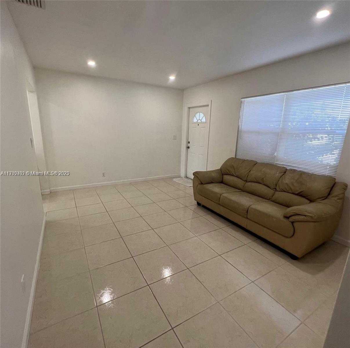 Small Image of 822 AVENIDA HERMOSA, West Palm Beach Number 11