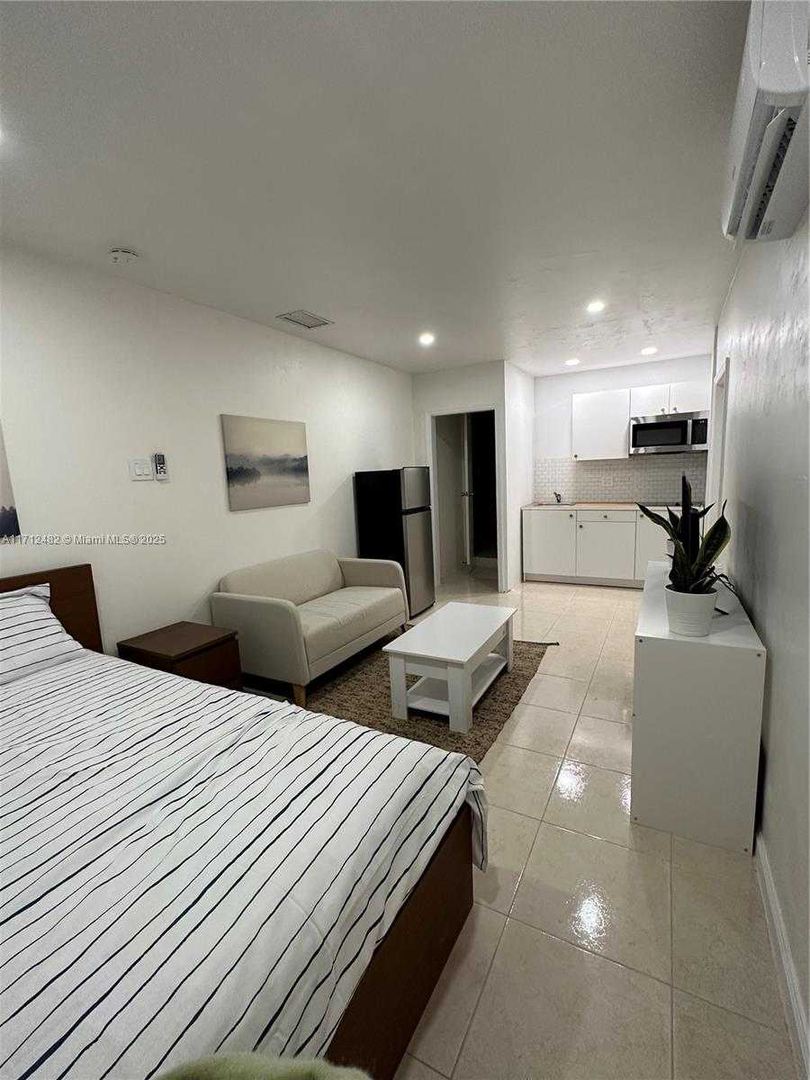 Small Image of 822 AVENIDA HERMOSA, West Palm Beach Number 16