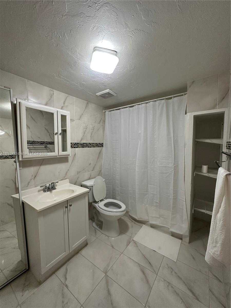 Small Image of 822 AVENIDA HERMOSA, West Palm Beach Number 18