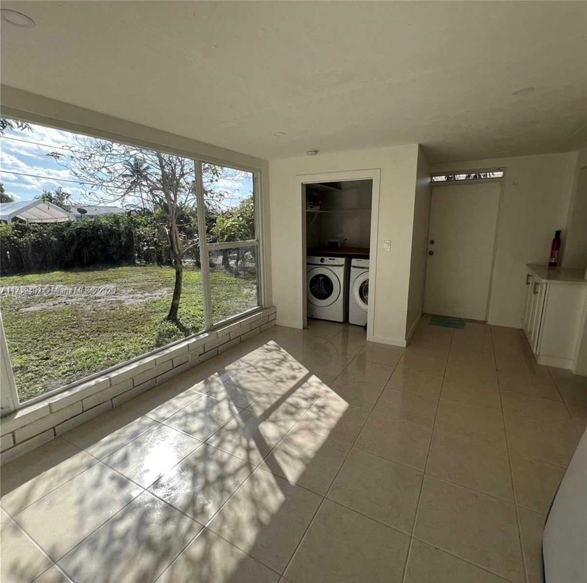 Small Image of 822 AVENIDA HERMOSA, West Palm Beach Number 4