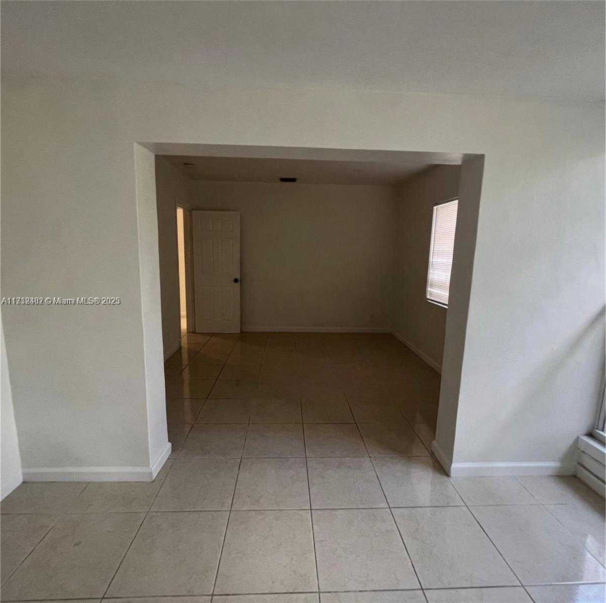 Small Image of 822 AVENIDA HERMOSA, West Palm Beach Number 7