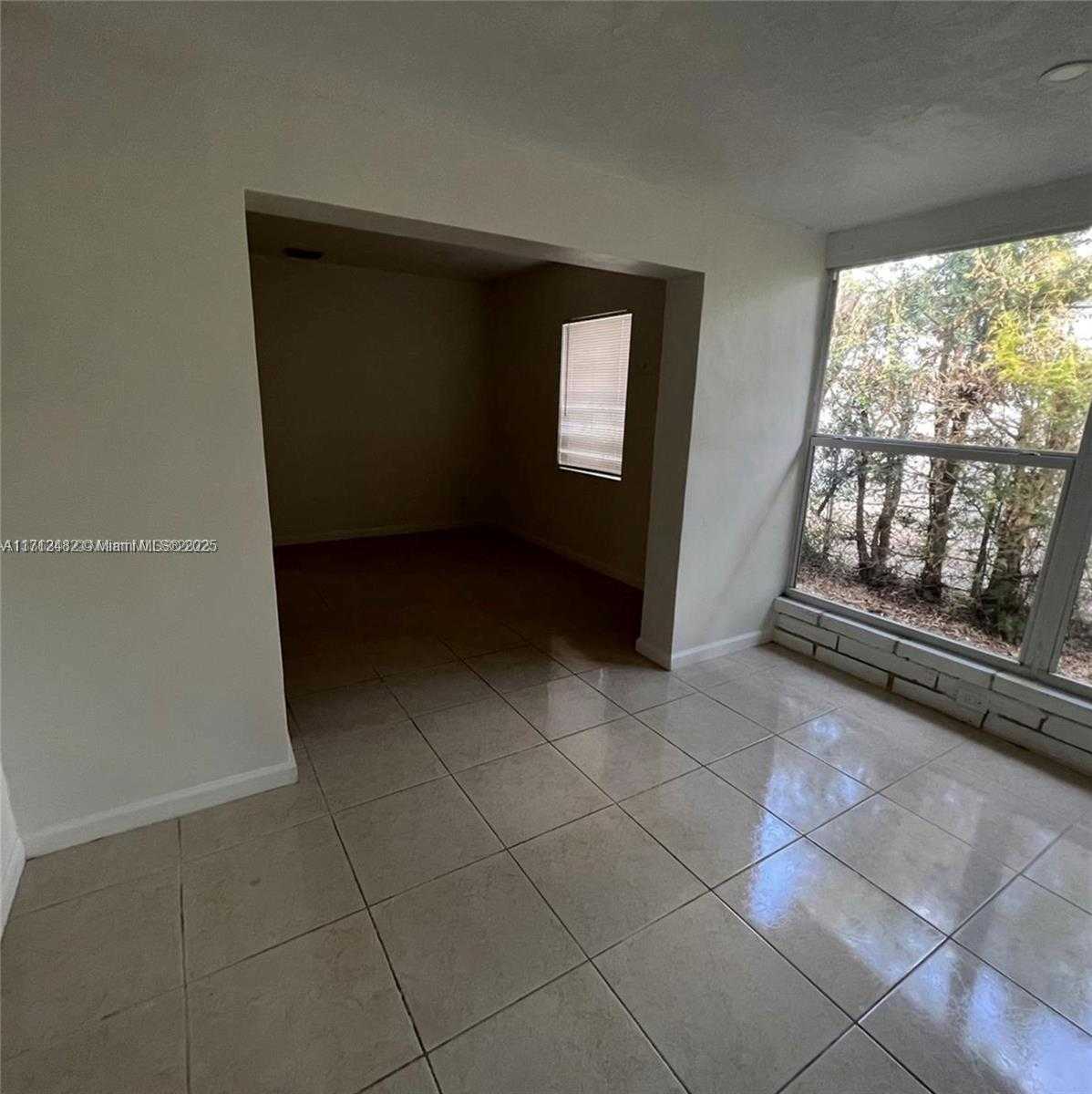Small Image of 822 AVENIDA HERMOSA, West Palm Beach Number 8