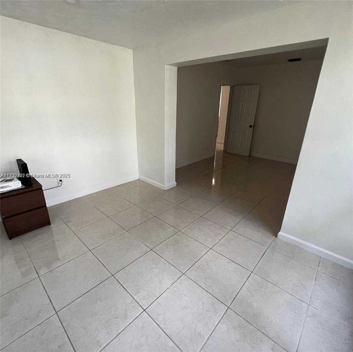 Small Image of 822 AVENIDA HERMOSA, West Palm Beach Number 9