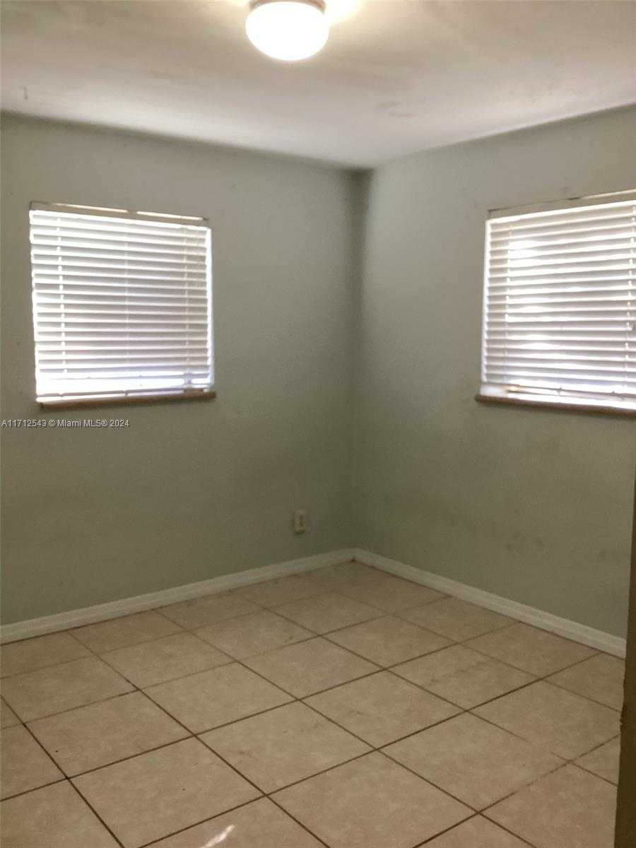 Small Image of 5741 Simms St, Hollywood, FL 33021, USA Number 16