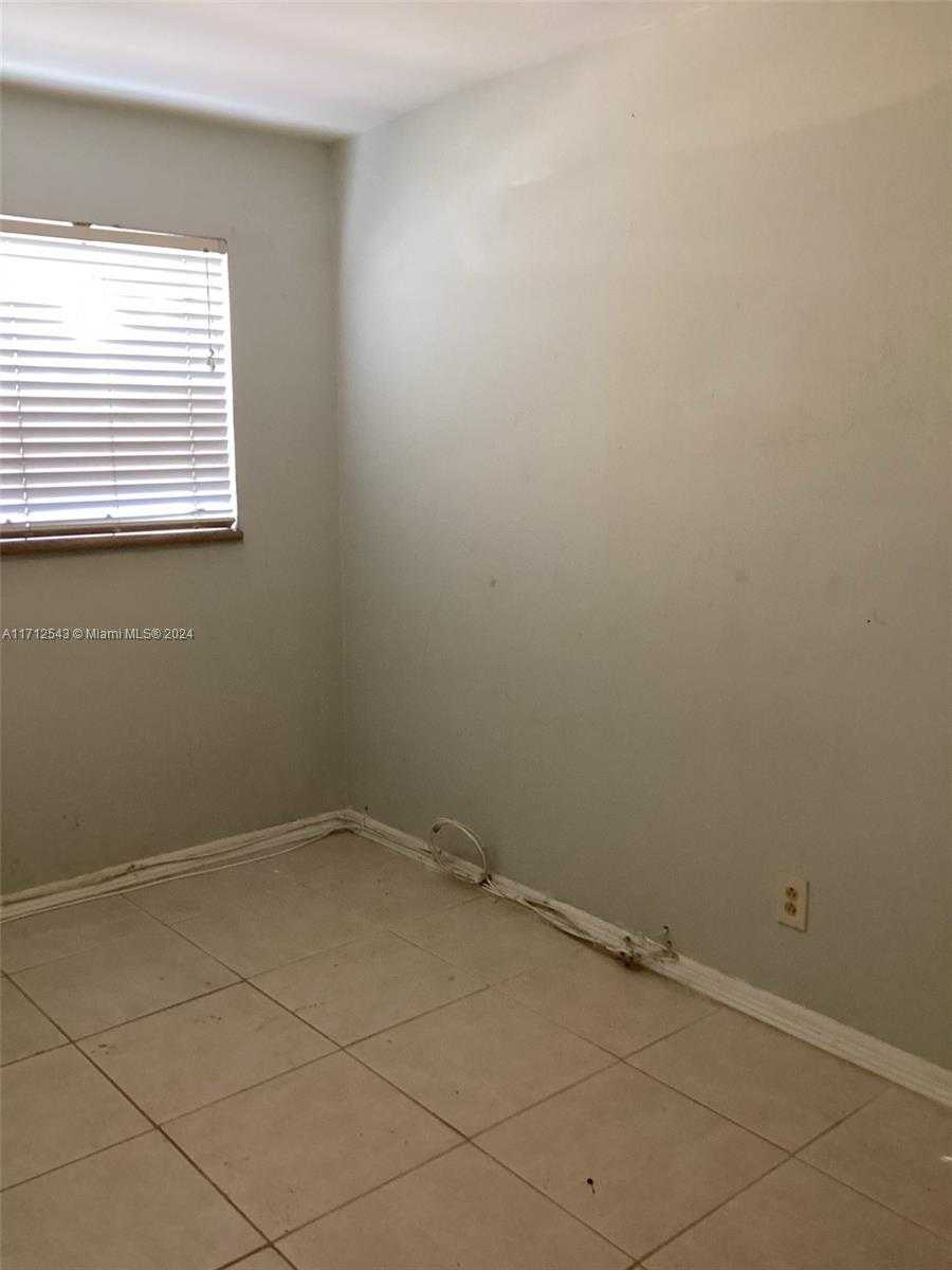 Small Image of 5741 Simms St, Hollywood, FL 33021, USA Number 18