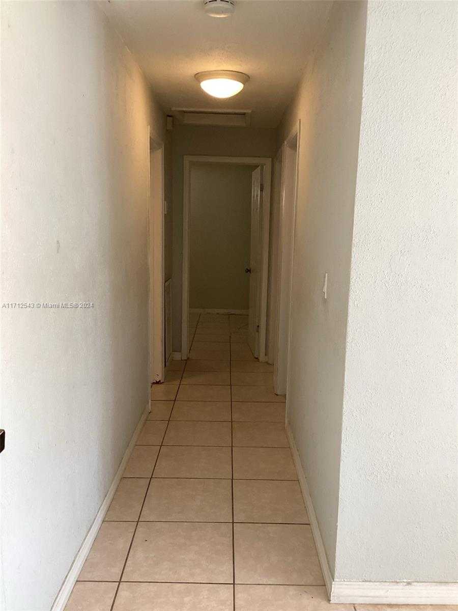Small Image of 5741 Simms St, Hollywood, FL 33021, USA Number 20
