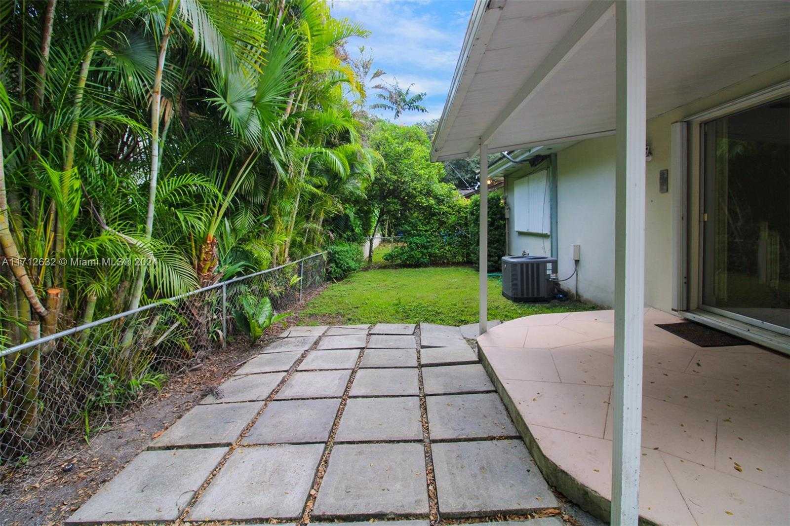 Small Image of 4241 RED RD, Coral Gables Number 17