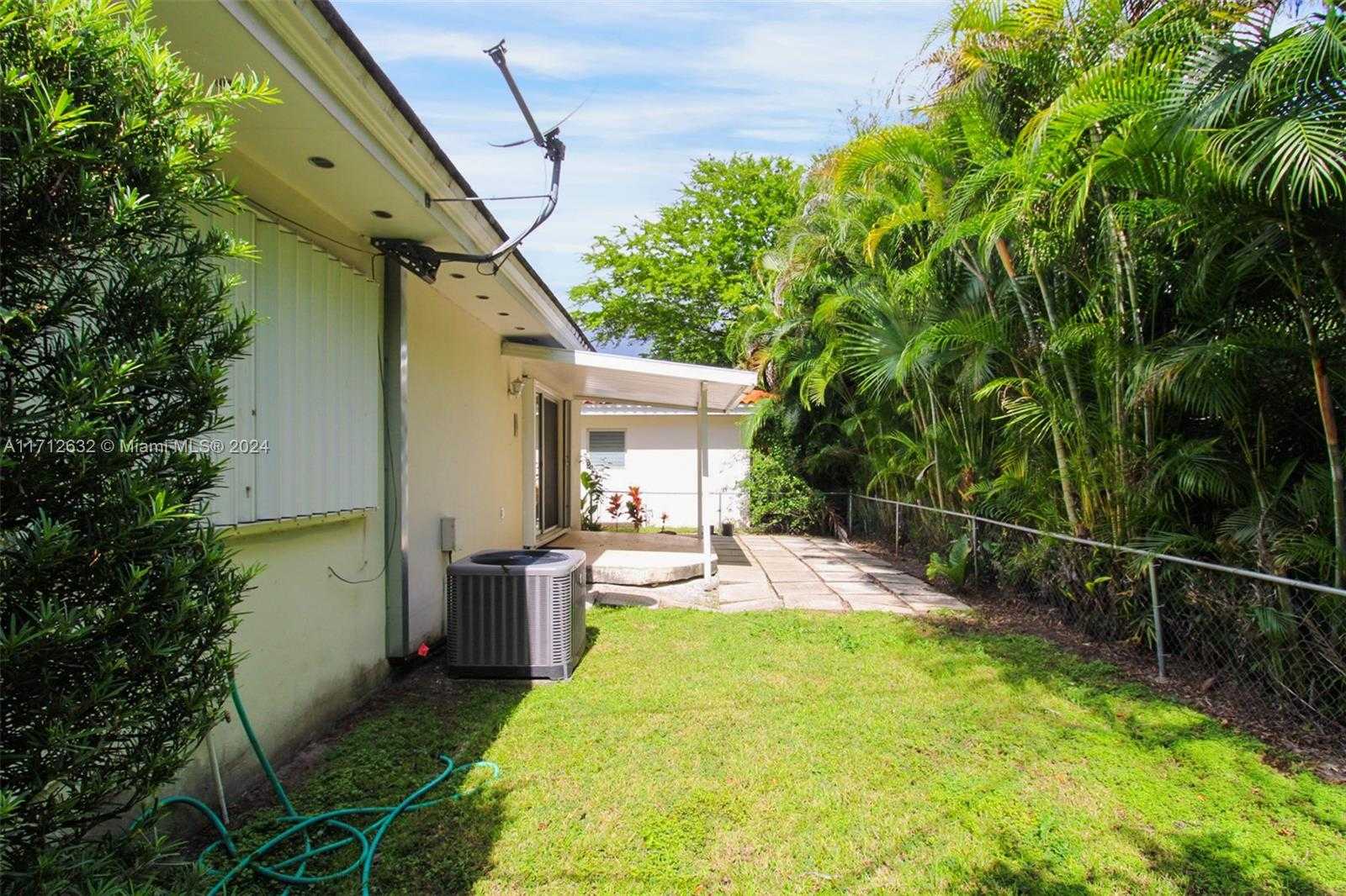 Small Image of 4241 RED RD, Coral Gables Number 18