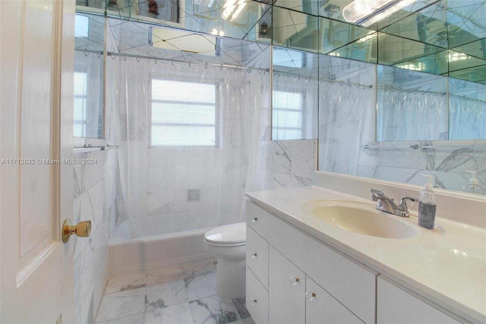 Small Image of 4241 RED RD, Coral Gables Number 5