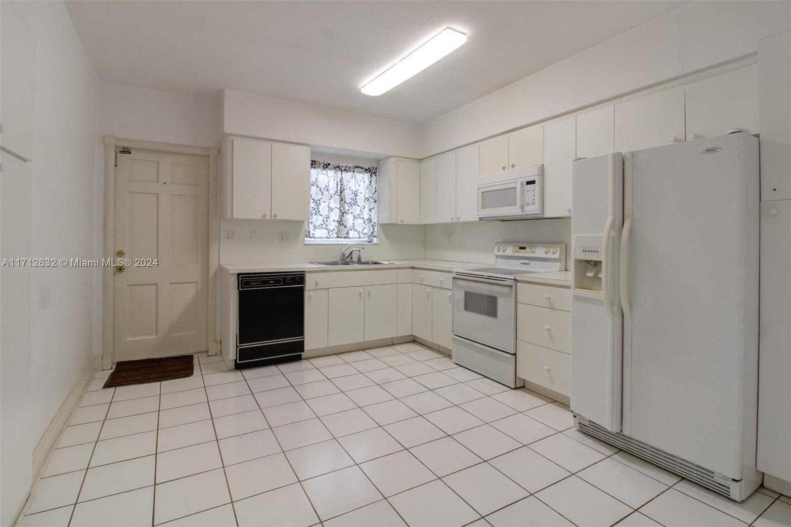 Small Image of 4241 RED RD, Coral Gables Number 6