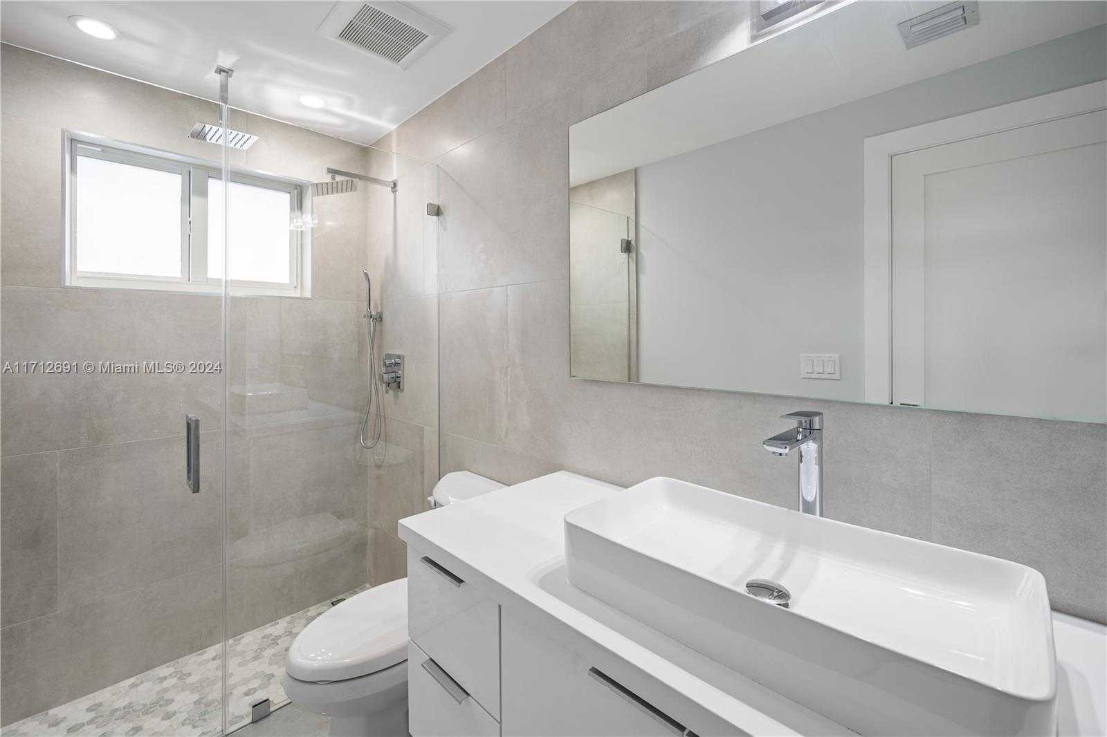 Small Image of 725 EAST 53RD ST, Hialeah Number 10
