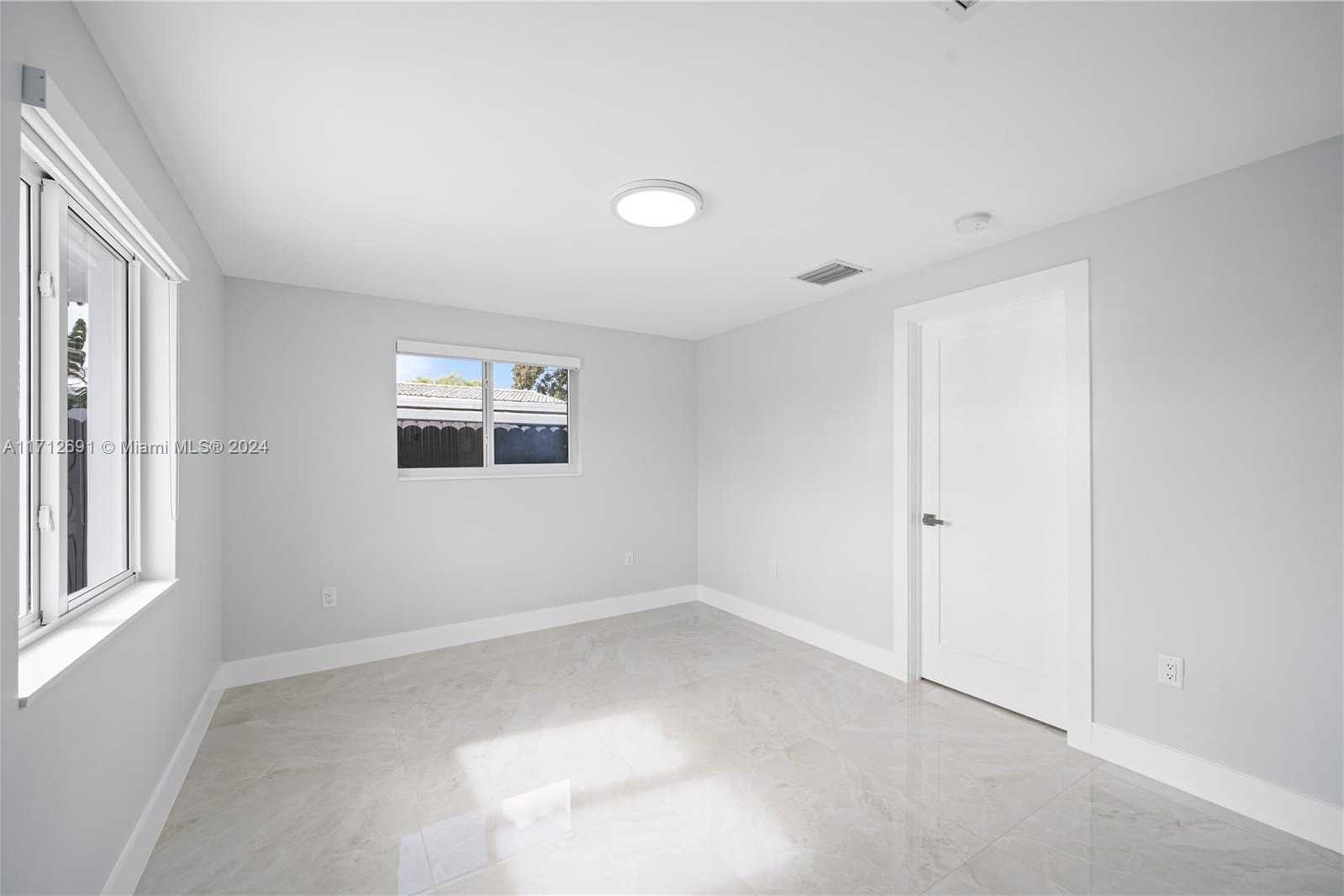 Small Image of 725 EAST 53RD ST, Hialeah Number 12
