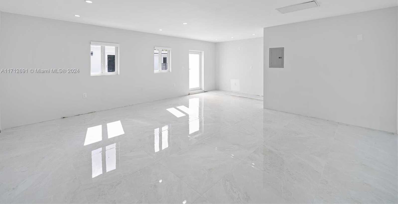 Small Image of 725 EAST 53RD ST, Hialeah Number 22