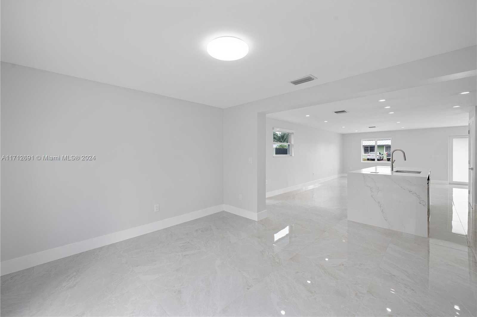 Small Image of 725 EAST 53RD ST, Hialeah Number 27