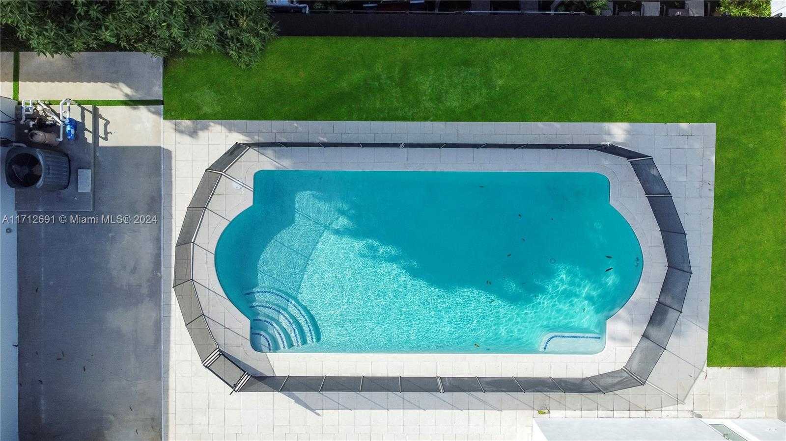 Small Image of 725 EAST 53RD ST, Hialeah Number 31